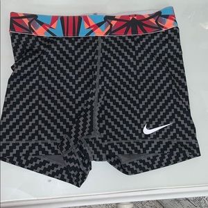 Women’s Nike Pro Shorts - Pattern